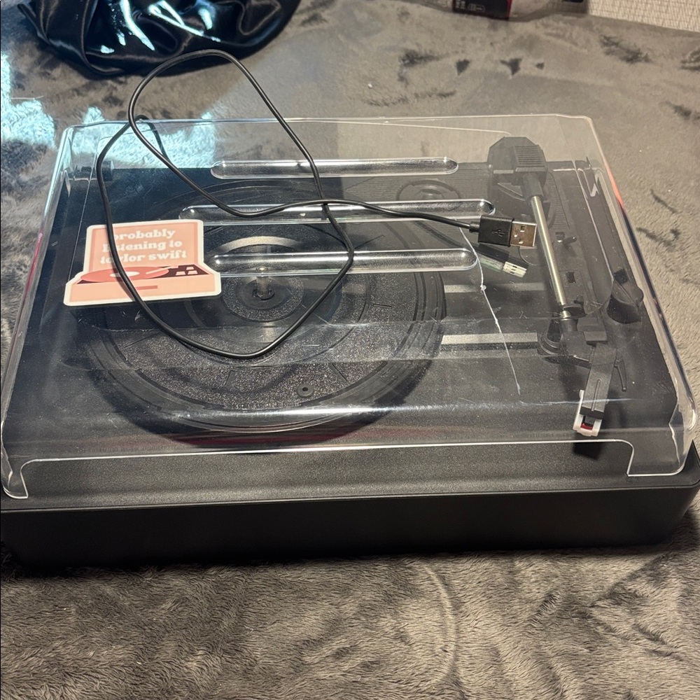 Black Turntable with USB Connection